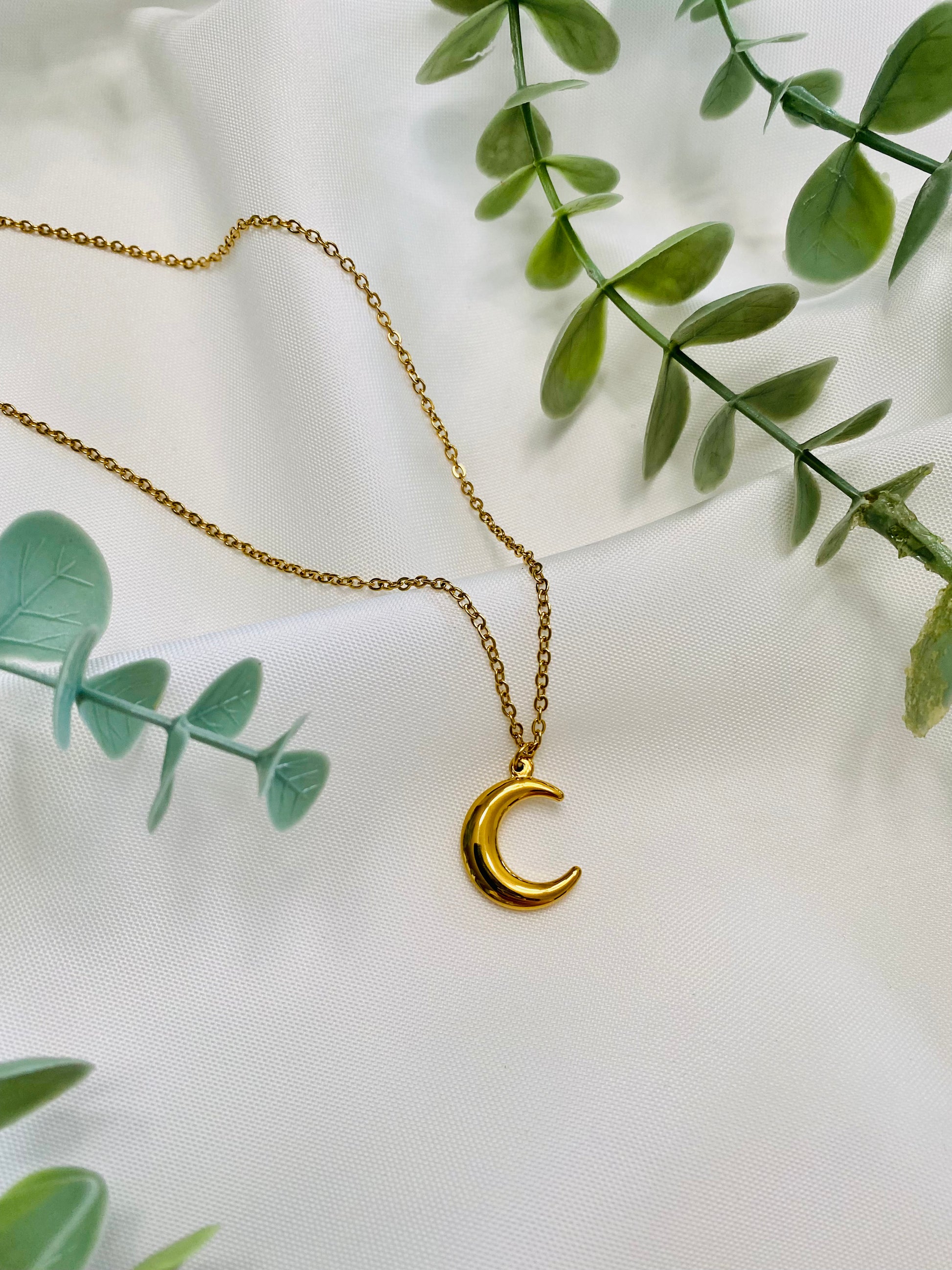 18K Gold Moon Pendant Necklace CSC Jewelry