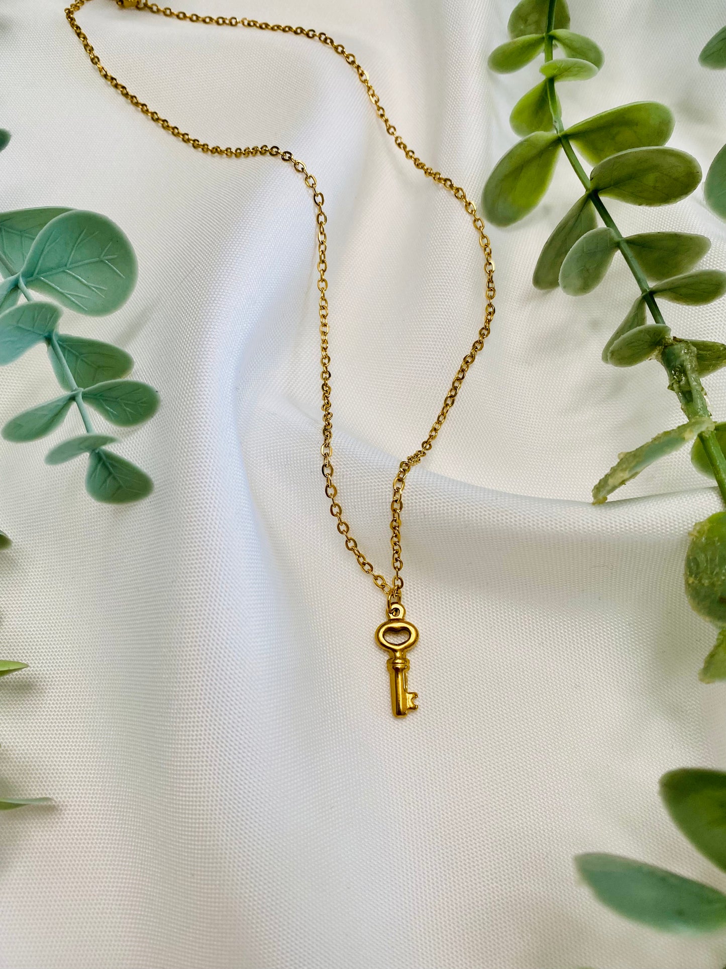 18K Gold Key Pendant Necklace