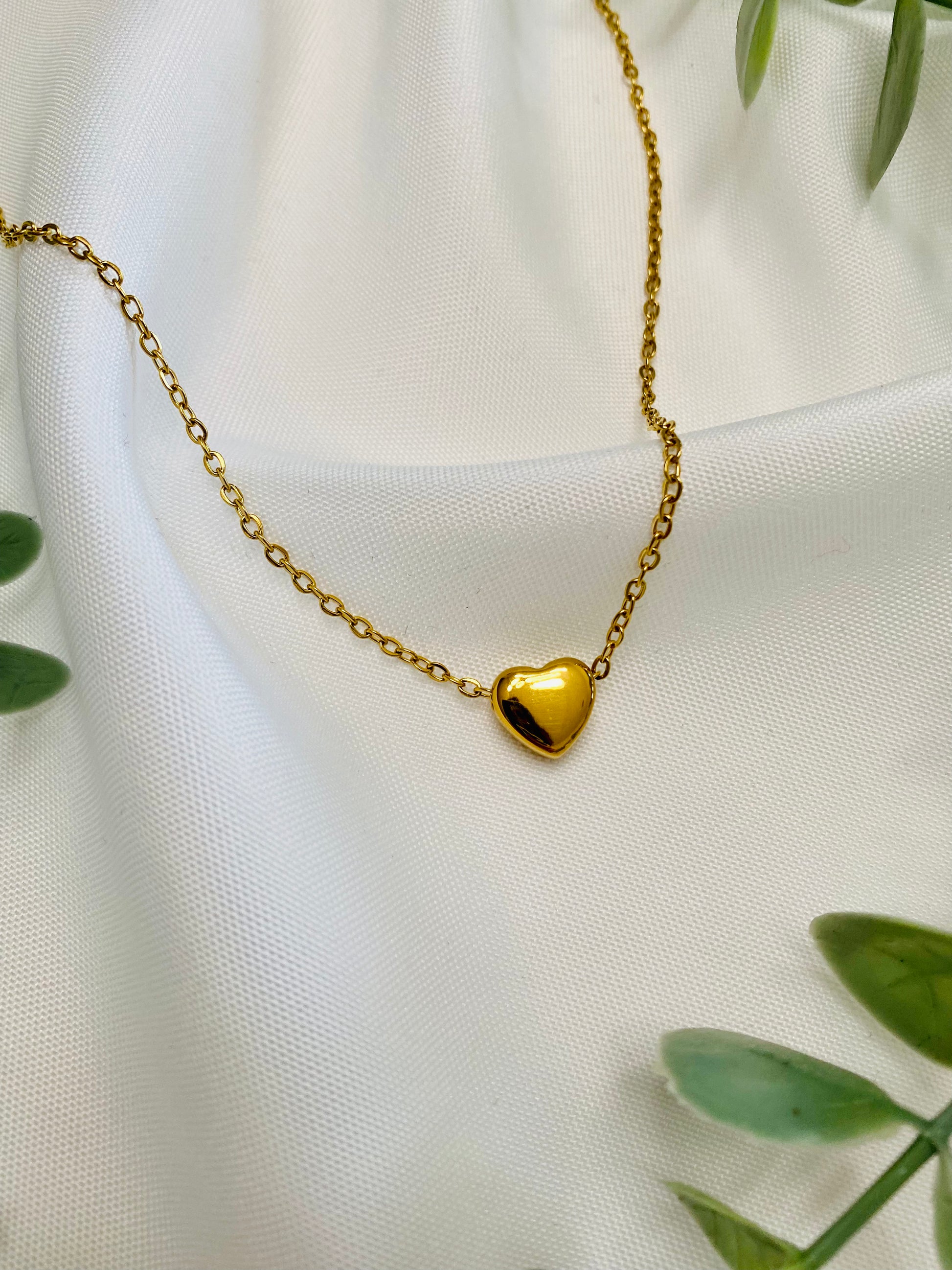 Gold heart pendant without chain deals